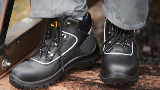 How Steel-Toe Cap Boots Can Prevent Common Workplace Injuries